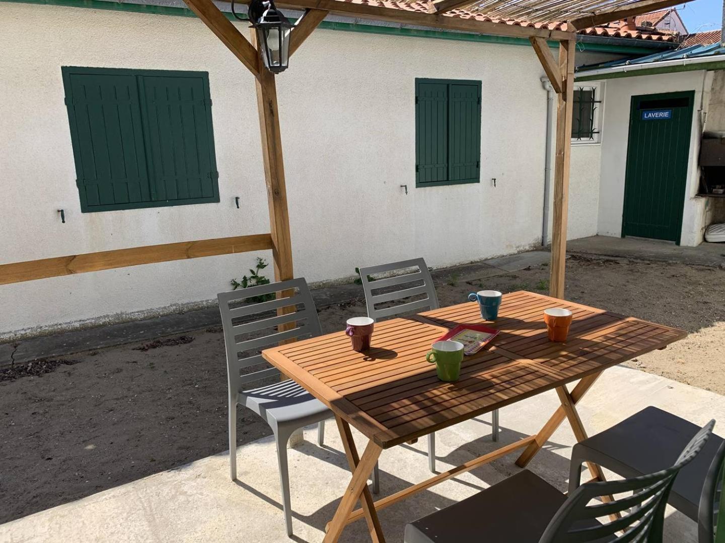 St Georges De Didonne - Agreable Petite Maison Avec Cour - 1 Chambre Saint-Georges-de-Didonne Ngoại thất bức ảnh