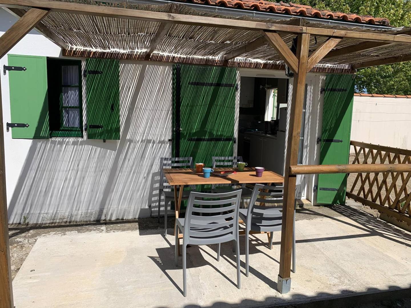 St Georges De Didonne - Agreable Petite Maison Avec Cour - 1 Chambre Saint-Georges-de-Didonne Ngoại thất bức ảnh