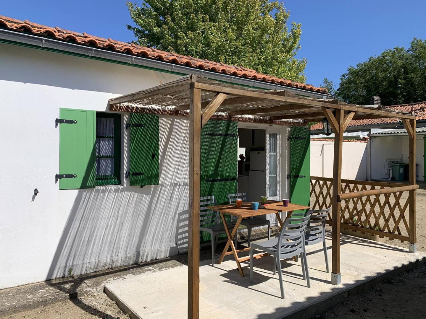St Georges De Didonne - Agreable Petite Maison Avec Cour - 1 Chambre Saint-Georges-de-Didonne Ngoại thất bức ảnh